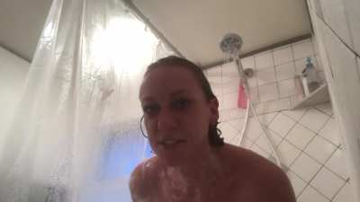 One song always leads to another, and then another and then here we are 😊 “Stay” by Rhianna, and “Sunf<wbr>lower<wbr>” by Post Malone, with an Irish red ale showerbeer! Not the best sound but it was fun. Cheers!