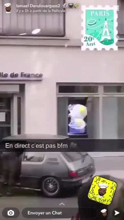 Thieves try to ram an ATM in the middle of the day with a peugeot 205