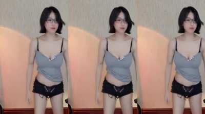 小深深儿
