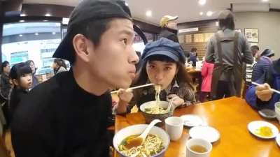 Taiwanese man wants to fight a streamer because he was speaking English