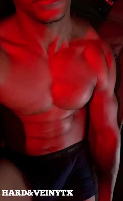 39 Single Male from Austin, TX, Looking for a special Hotwife couple