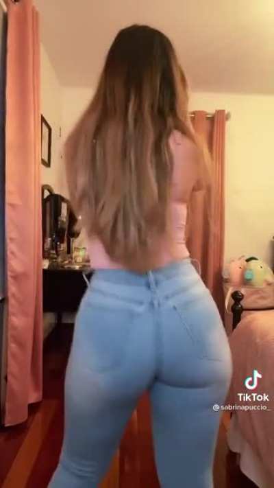 Tight jeans....huge ass