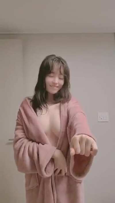 Jiggle jiggles 