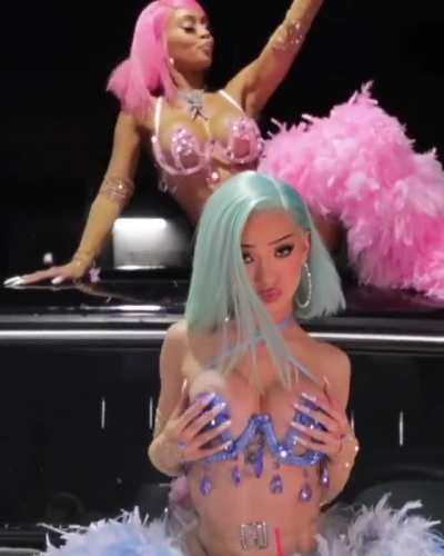 Nikita 🐉 and Saweetie