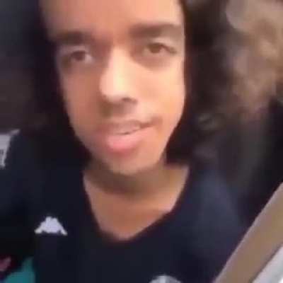 😳