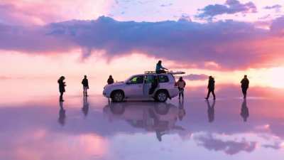 Salar de Uyuni, Bolivia - world's largest salt flat spread across 10,000 sq. km. Also referred to as the "world's largest mirror", it is covered by salt crust, having an extraordinary flatness with the average elevation variations within 1 meter over the 