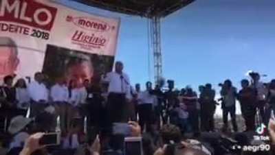 - AMLO, &iquest;qu&eacute; pas&oacute; con el avi&oacute;n presidencial que se iba a vender?