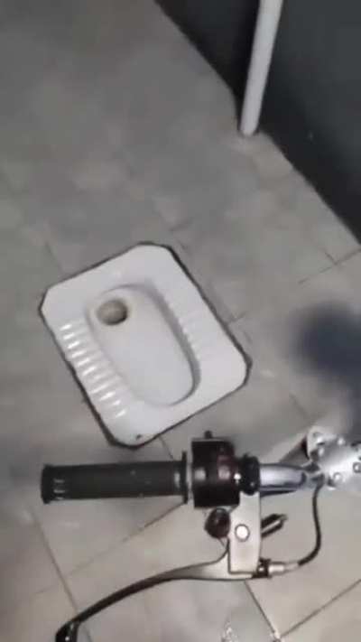 Blursed_Flush
