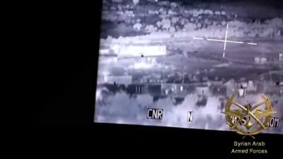 Syrian tankers use thermal optics on their T-72B3 to drop shells directly on scrambling rebels in Ma'arrat al-Nu'man (January 25th, 2020)