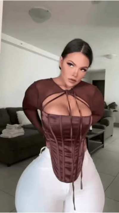 If she gets Big BIMBO Tits she will easily be my most Favorited Bolt On🥰😍❤