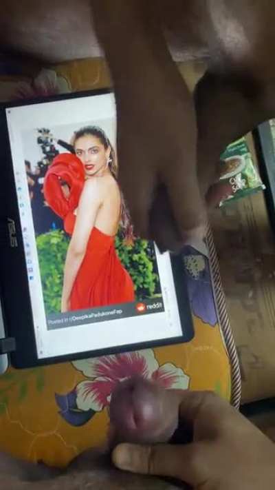 Worshipping our goddess Deepika with 2 dicks. As the mutual jerkoff pics on Deepika were liked by all... here&rsquo;s a video for all Deepika Shaggers. Take those dicks out and stroke them as you see this video.