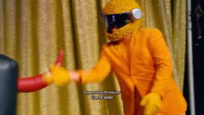 &ldquo;LADIES AND GENTLEMEN, TORO Y TORO Y TORO Y TORO Y MOI&rdquo;