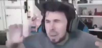 QUE