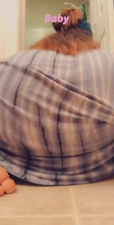 Sun dress season is here😏🦋🌻🖤🌞. I’m not going to be on here too much... schools killing me😩. Message me on snap or kik to see more✌🏻.✨Snap and kik: daydreaming252
