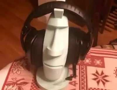 🗿