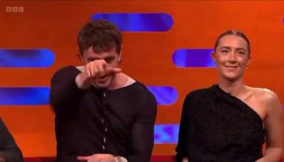 Paul Mescal and Eddie Redmayne joking about pulling about your phone whilst being attacked and Saoirse Ronan's response leaves them speechless 