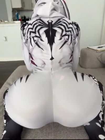 Gwenom by realmilesandgwen