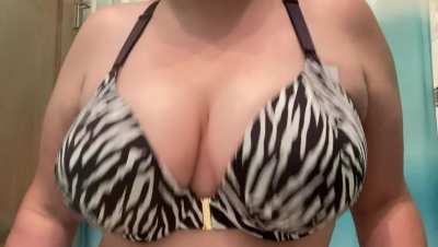 Think they bounce pretty well in this bra, do you agree?
