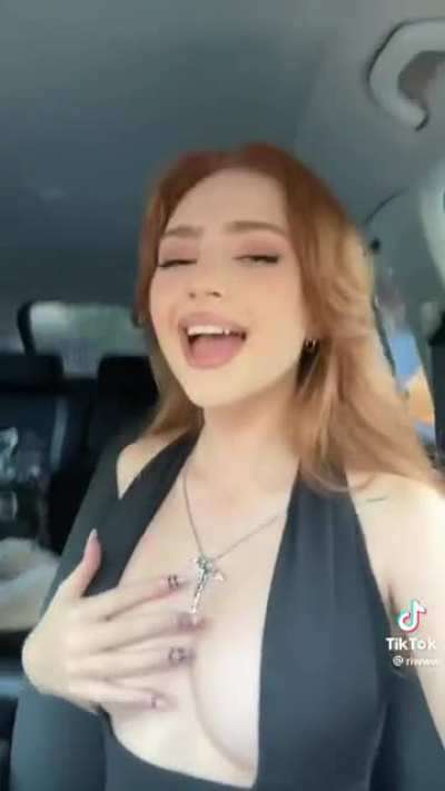 She&rsquo;s hot asf. Join her newest discord in comments