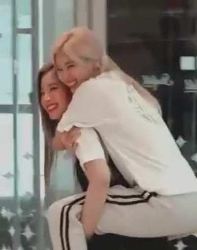 SaiDa Taxi (Dahyun &amp;amp; Sana)