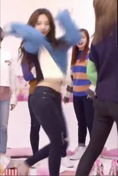 Nayeon😳