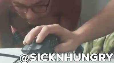 He won't stop playing TF2! (preview)