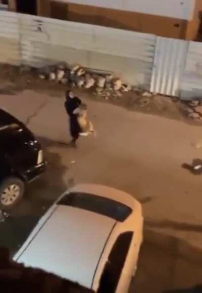 Weakest kuwaiti women returning her escaped pet
