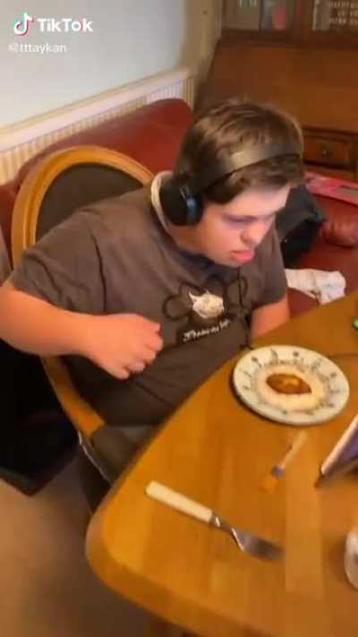 Homie wiv dat extra chromie