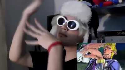 *Mis padres discutiendo por el divorcio* Yo en mi habitaci&oacute;n: