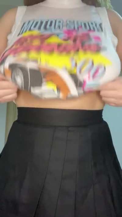 Be honest.. would you tittyfuck?😋 [drop]