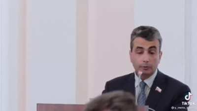 Чувак четко обьяснил в чем разница между родиной и государством