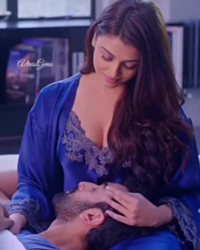 "aish mama pyaas lagi hai"