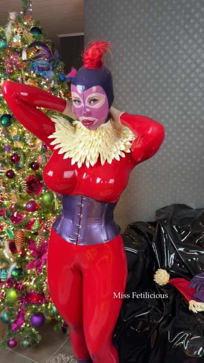 Christmas is over. Time for Santa to take a break and take off the latex&hellip;