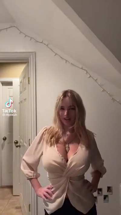 She's soooo hot