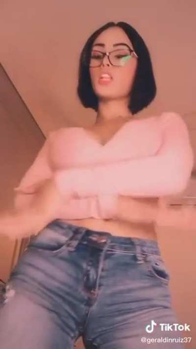 She has banging body.