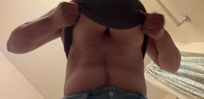 doing your gf&rsquo;s job of showing you tits