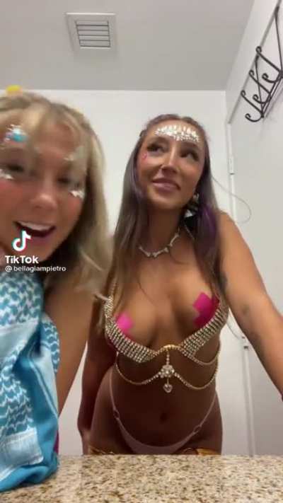 onlyfans girls be like '$200 ppv'