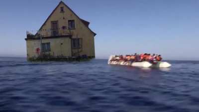 Drachenlord gibt schiffbr&uuml;chigen Fl&uuml;chtlingen hilfreiche Tipps