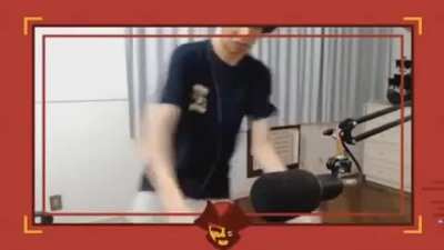 Queremos mais o pedrin dan&ccedil;ando