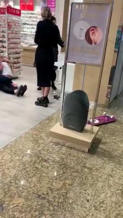 Child being forced to have her ears pierced (UK)
