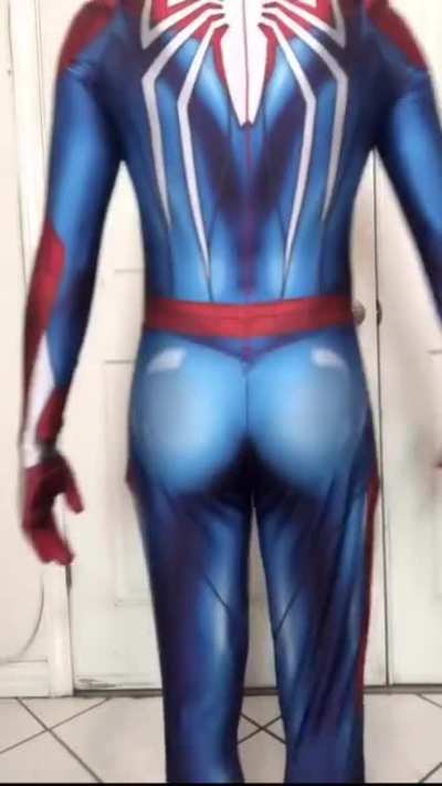 This suit really shows off my bulge 😝🕷