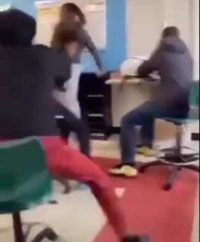 😳