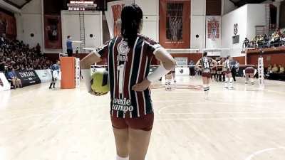 Lara Nobre