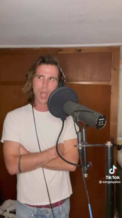 Adam Levine&rsquo;s DM&rsquo;s turned into a Maroon 5 cover