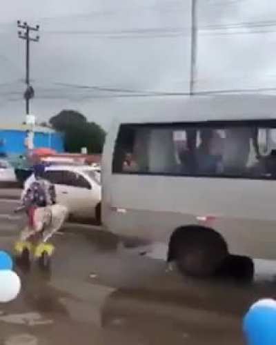 es repost pero es que..... baila bien mamalon