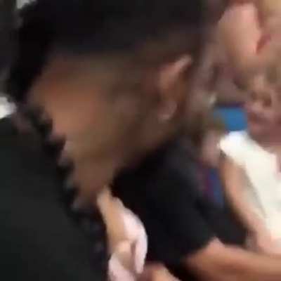 Bunch of bros singing Baby Shark to a crying girl in the subway during Carnival Brazil (pre-covid)