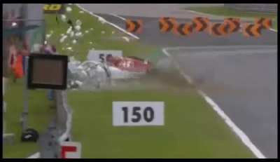 El Dylan jugando f1 2020 (coincidencia es que el auto del choque y el del Dylan son de la misma escuder&iacute;a xd)