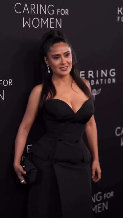 Salma looked like a total bombshell at the Kering Foundation&rsquo;s fourth Annual Caring for Women Dinner in New York City - IG September 2025