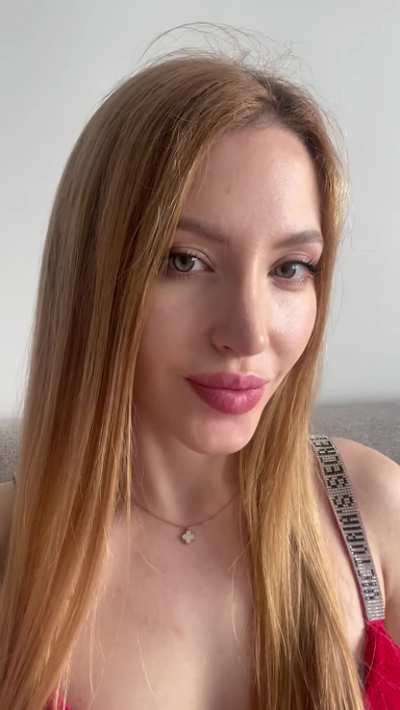 I&rsquo;m your daughters friend at a sleepover&hellip; would you risk it?