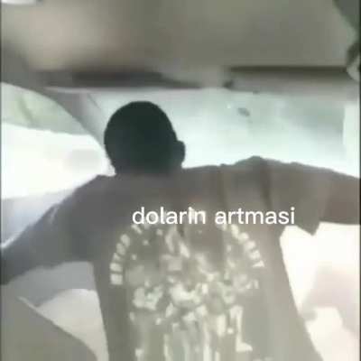 Dolar dur artik